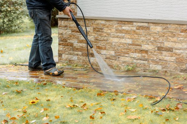 Cost of Residential Powerwashing in Reston